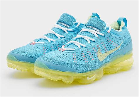 nike vapormax weiß blau|Nike VaporMax shoes.